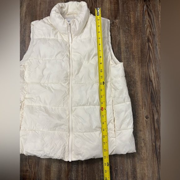 GAP Ivory White Quilted Puffer Zip Vest Recycled Polyester Minimalist Medium - Picture 10 of 11